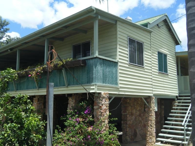32 Eena St, Yelarbon QLD 4388