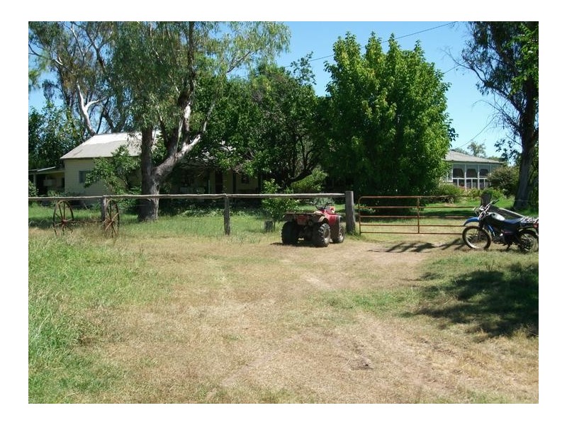 8 Warialda – Yetman Rd, Coolatai NSW 2402