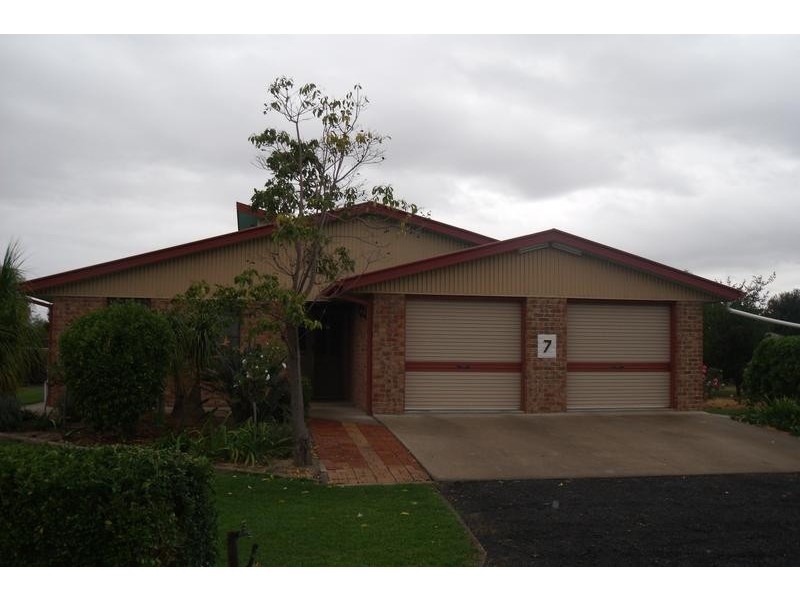 7 Sandalwood Dr, Goondiwindi QLD 4390