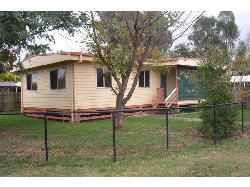 9 Waller St, Goondiwindi QLD 4390