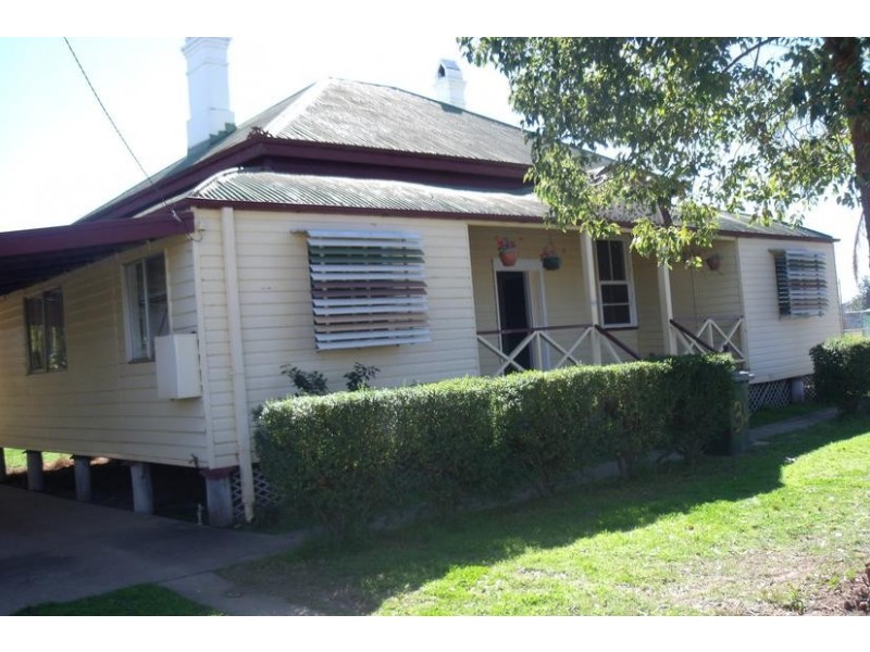 34 George St, Inglewood QLD 4387