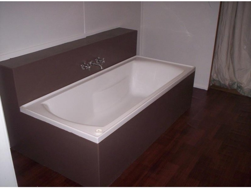 16 Malone St, Texas QLD 4385