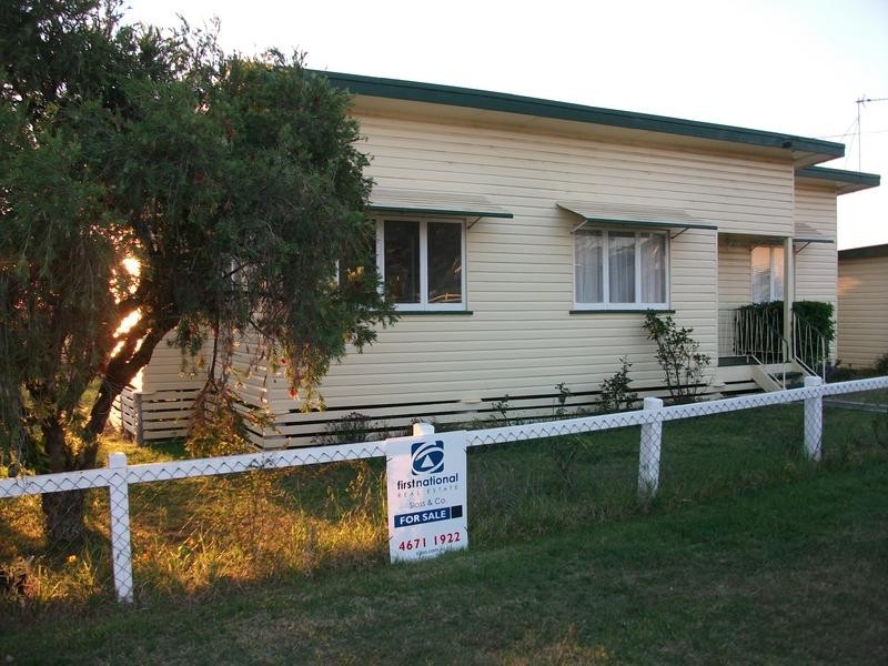 6 MacDougall St, Texas NSW 4385