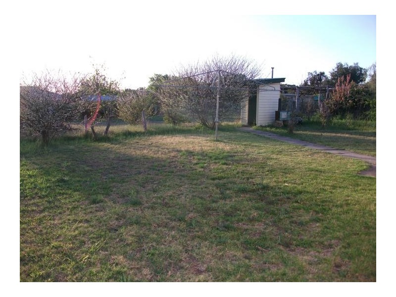 6 MacDougall St, Texas NSW 4385