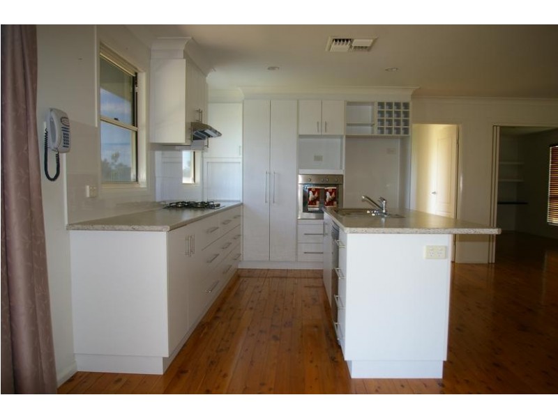 16 Glenoak Rd, Goondiwindi QLD 4390