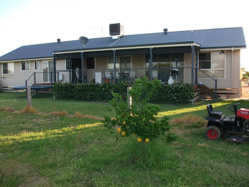 16 Glenoak Rd, Goondiwindi QLD 4390