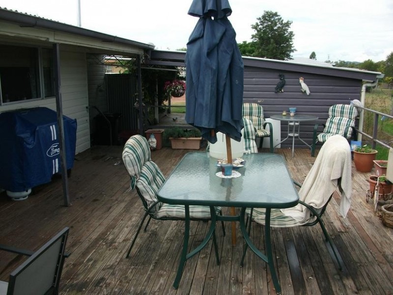 8 Malone St, Texas NSW 4385