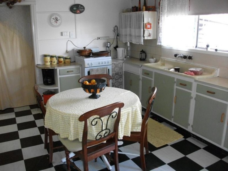 8 Malone St, Texas NSW 4385