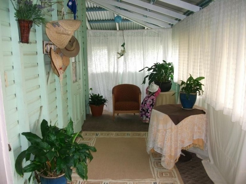 8 Malone St, Texas NSW 4385