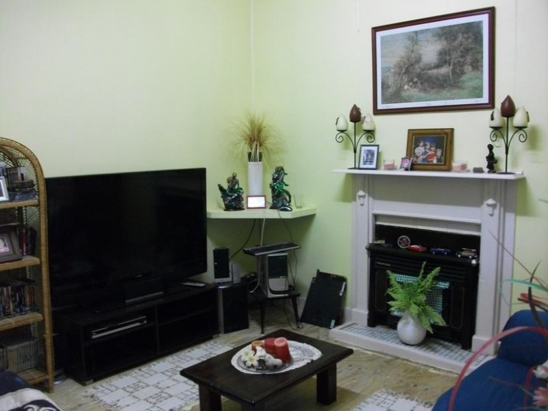 8 Malone St, Texas NSW 4385