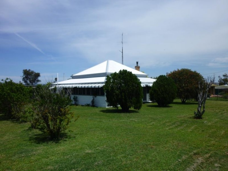 8 Malone St, Texas NSW 4385