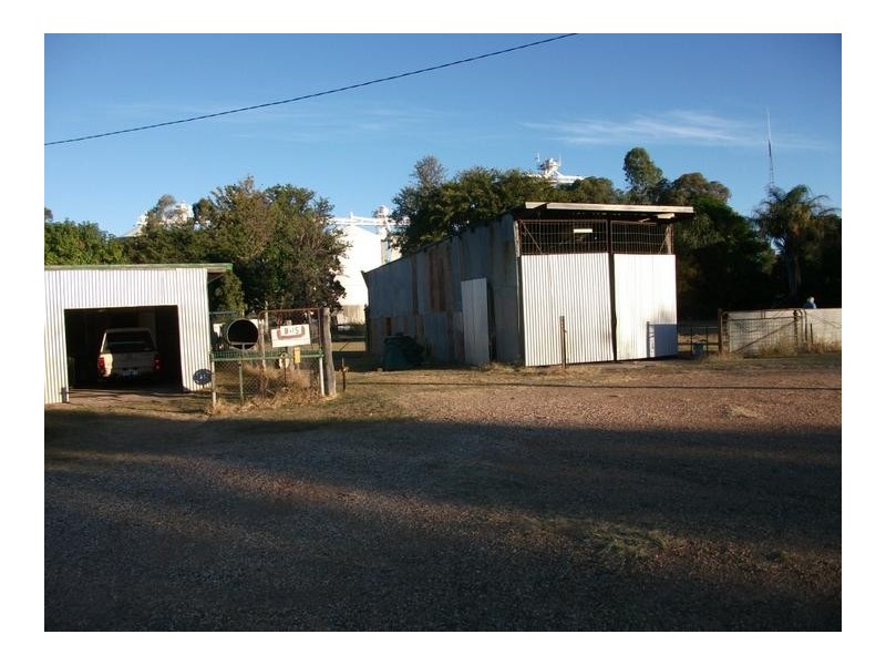 15 Lane St, Bungunya QLD 4494