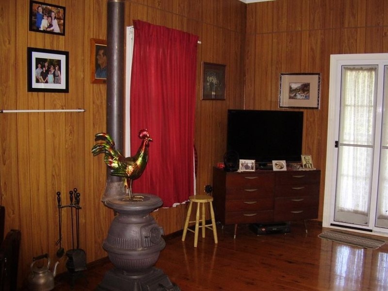 12 Avon St, Texas NSW 4385