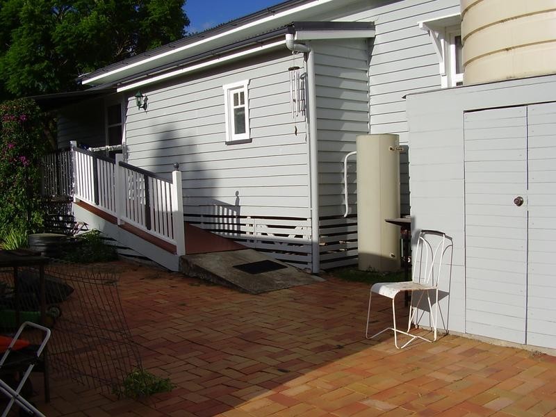 12 Avon St, Texas NSW 4385
