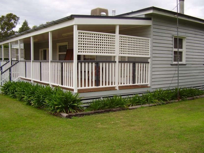 12 Avon St, Texas NSW 4385