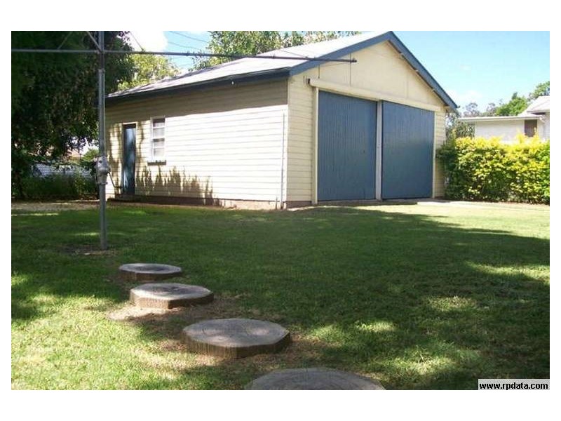 29 George St, Goondiwindi QLD 4390