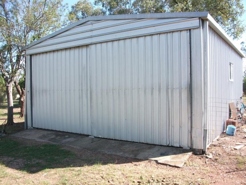 17 Malone St, Texas NSW 4385