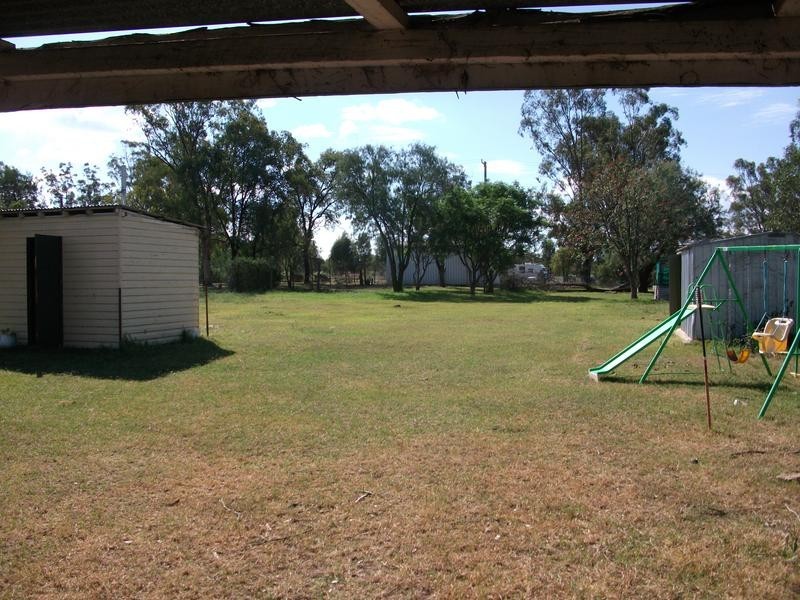 17 Malone St, Texas NSW 4385