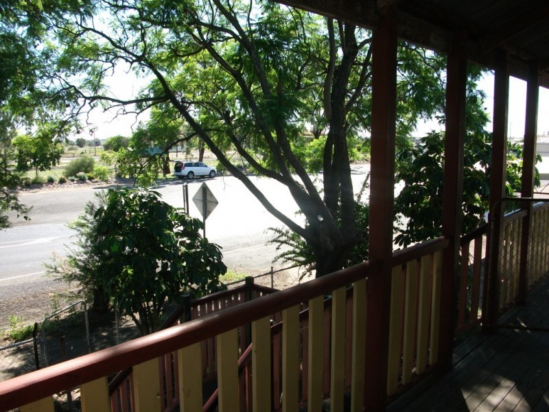 8 Taloom St, Yelarbon QLD 4388