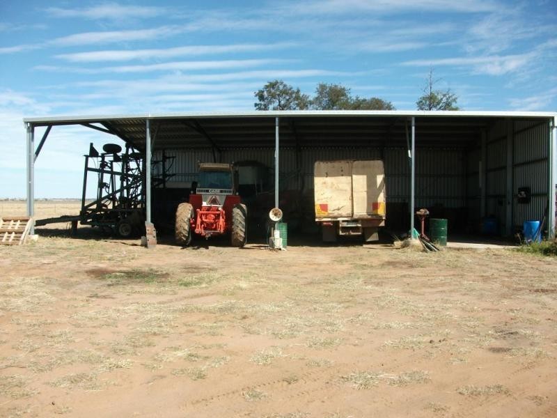 1143 River Rd, Surat QLD 4417