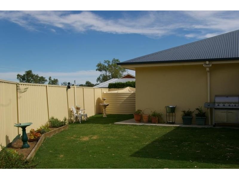7 James Norman, Goondiwindi QLD 4390