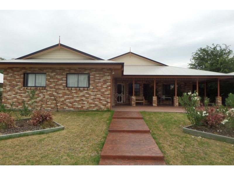 7 Paul Bradley Dr, Goondiwindi QLD 4390