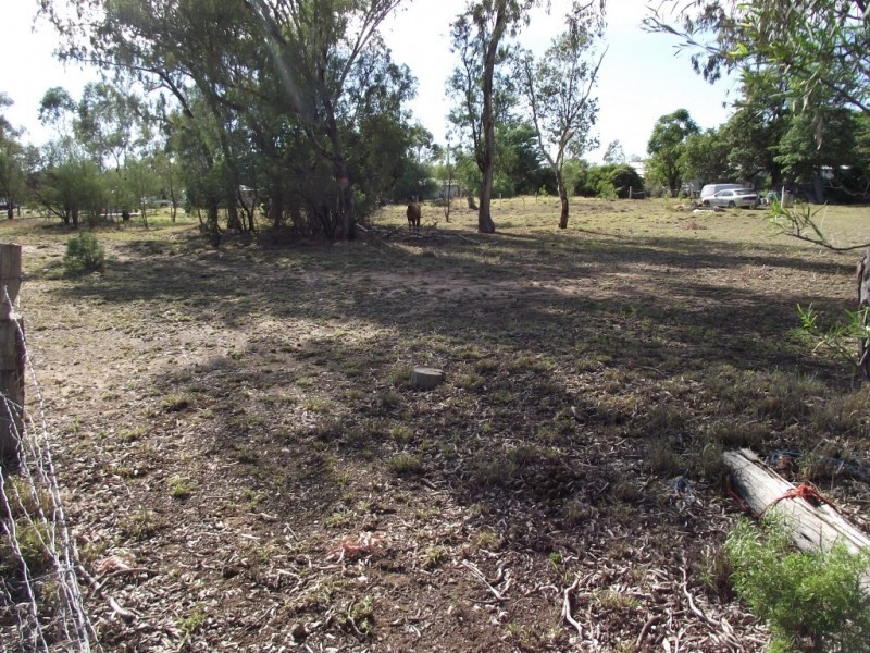 11 Beach St, Bungunya QLD 4494