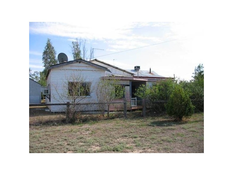 33 Bengalla Street, Yelarbon QLD 4388