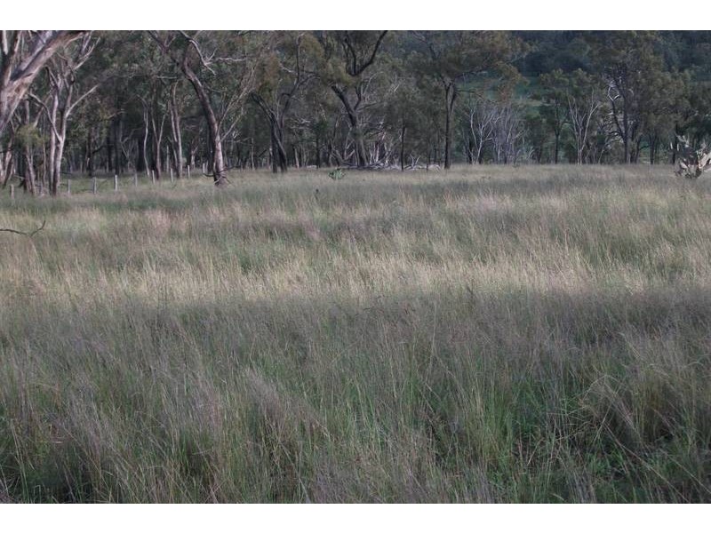 1 Saddletop Rd, Upper Pilton QLD 4361