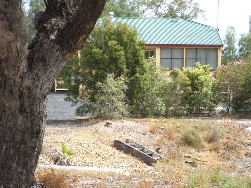 25 Racecourse Road, Goondiwindi QLD 4390