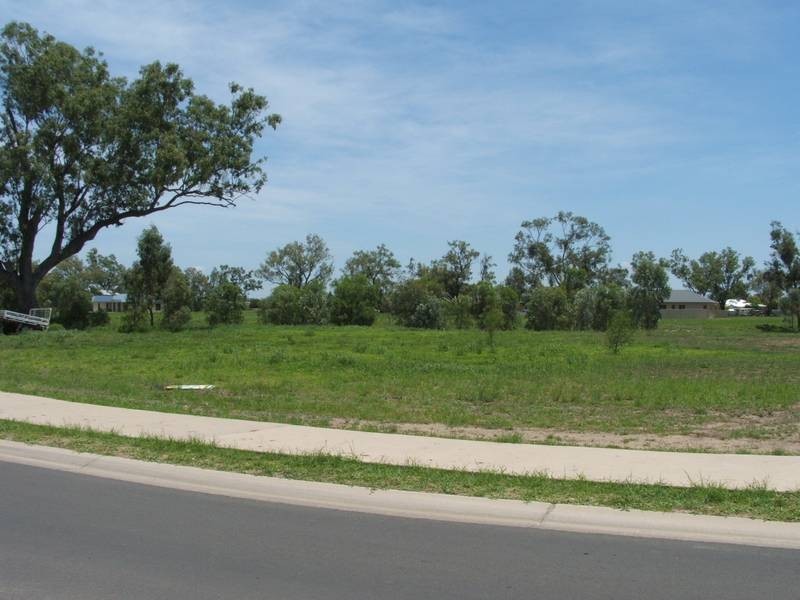 3 Paul Bradley Dr, Goondiwindi QLD 4390