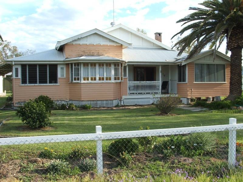 8 Girle St, Yelarbon QLD 4388