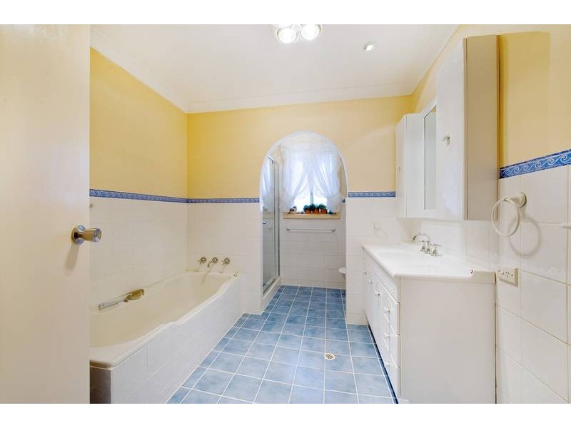 6 Curragundi Avenue, Belrose NSW 2085