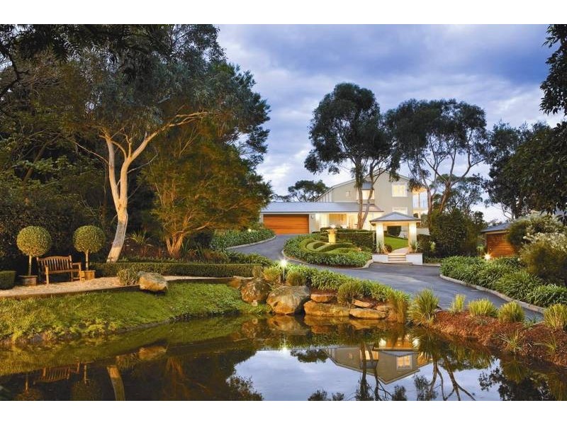 33 HILVERSUM CRESCENT, Belrose NSW 2085