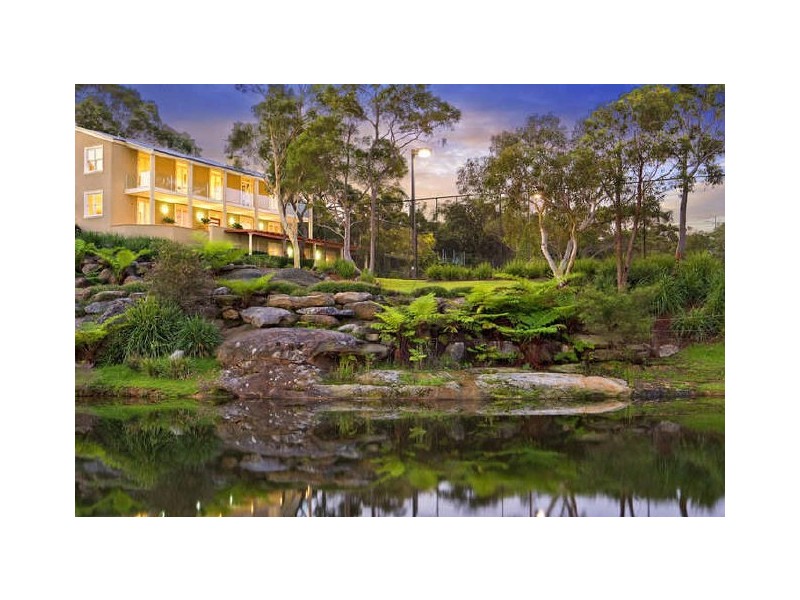 33 HILVERSUM CRESCENT, Belrose NSW 2085