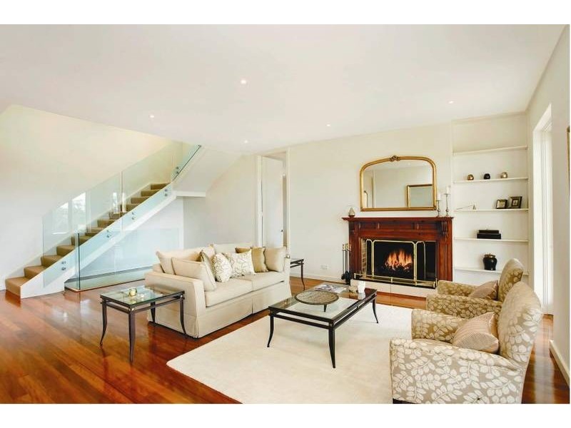 33 HILVERSUM CRESCENT, Belrose NSW 2085