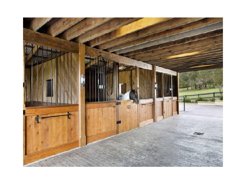 33 HILVERSUM CRESCENT, Belrose NSW 2085