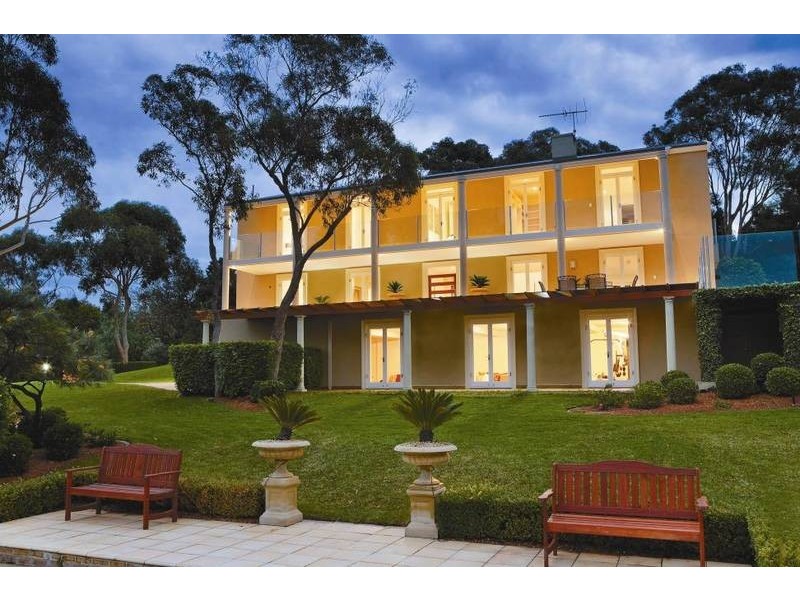 33 HILVERSUM CRESCENT, Belrose NSW 2085