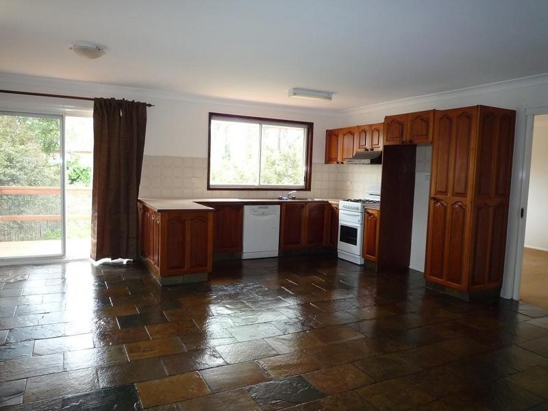 4 CURRAGUNDI AVENUE, Belrose NSW 2085