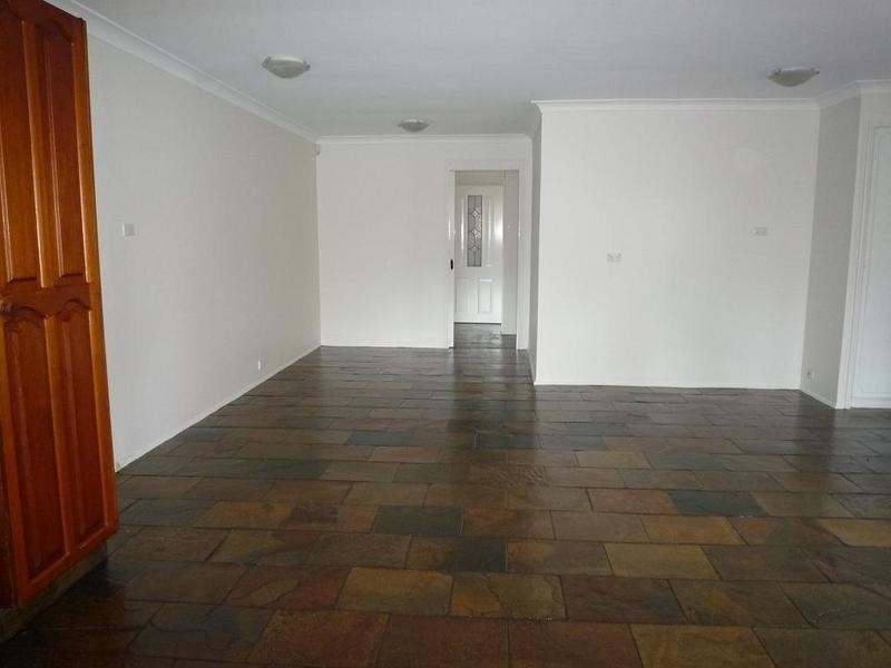 4 CURRAGUNDI AVENUE, Belrose NSW 2085