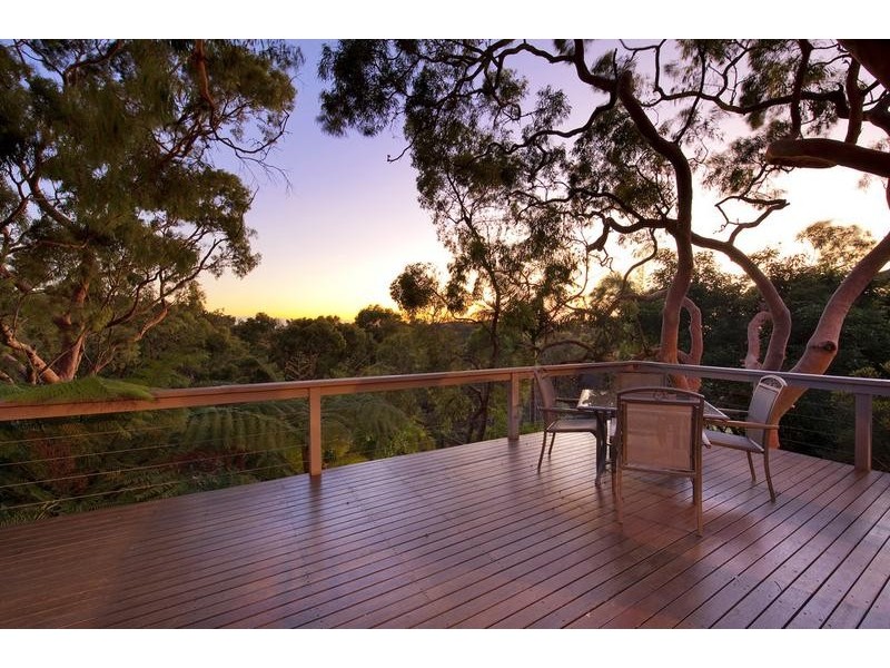 12 Chesterman Crescent, Davidson NSW 2085