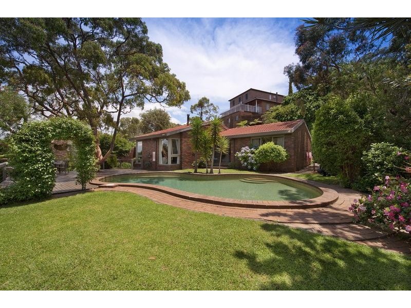 12 Chesterman Crescent, Davidson NSW 2085