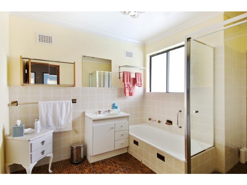 1 Lymm Street, Belrose NSW 2085