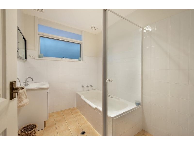 16 Dorset Close, Belrose NSW 2085