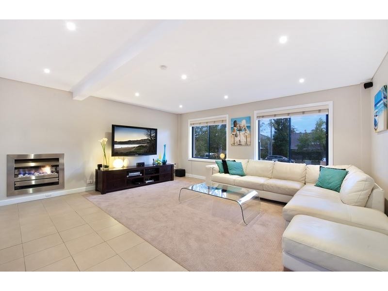 16 Woolrych Crescent, Davidson NSW 2085