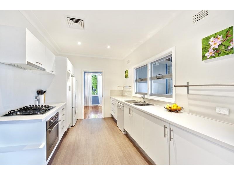 49 Prince Charles Road, Frenchs Forest NSW 2086