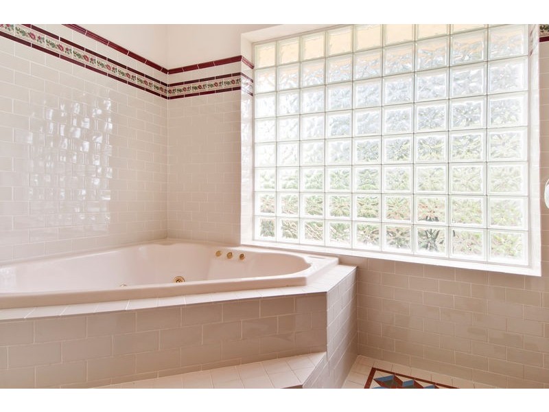 18 Wareham Crescent, Frenchs Forest NSW 2086