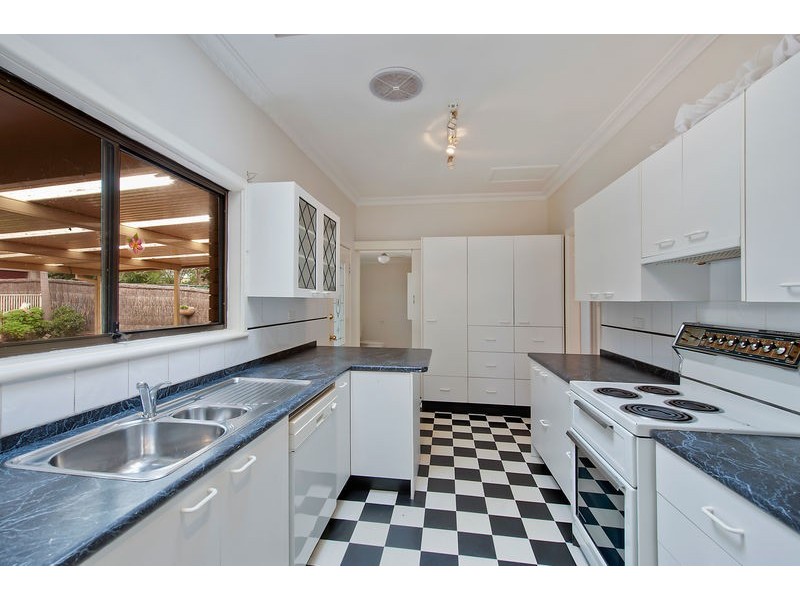 2 Bushland Avenue, Forestville NSW 2087