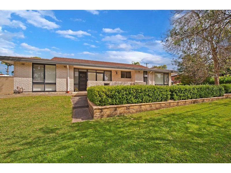 1 Stratford Drive, Belrose NSW 2085