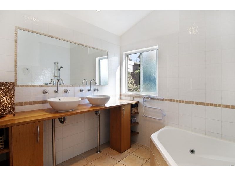 70E Iris Street, Beacon Hill NSW 2100